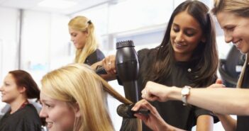 Friseur-Ausbildung: Berufsbild, Gehalt & Voraussetzungen