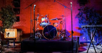 Marshall E-Mail: Da ist Musik drin! ( Foto: Shutterstock-Maxim Blinkov )