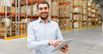 Fachkaufmann für Einkauf und Logistik: Aufstiegschancen und Gehaltsperspektiven ( Foto: Shutterstock- Syda Productions_)