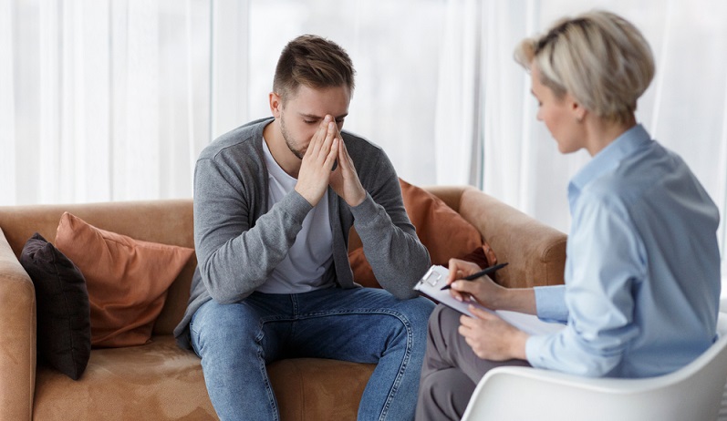 Es gibt ganz viele Bereiche in denen man im Gesundheitswesen arbeiten kann. (Foto: Shutterstock- Prostock-studio) 