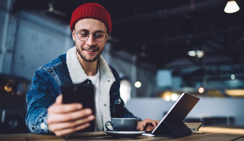 Bei der Bewerbung online kann man so viele Fehler machen. ( Foto: Shutterstock-_GaudiLab )