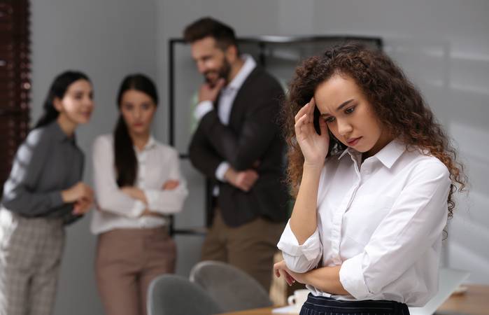 Wenn Sie bereits seit Wochen oder sogar Monaten mit Ihrem Job hadern, keinerlei Freude mehr an Ihrer Arbeit empfinden und sich jeden Tag zur Arbeit zwingen, kann ein Jobwechsel eine gute Perspektive sein. ( Foto: Adobe Stock-New Africa )