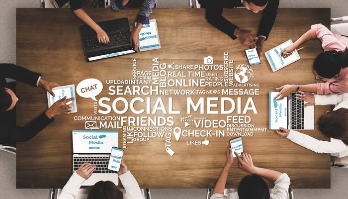 Social Media ist ein wichtiger Bestandteil des Netzwerkens. ( Foto: Adobe Stock-k   Blue Planet Studio )