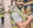 Positives Fazit zur 4-Tage-Woche bei Logistiker Cargo Truck (Foto: AdobeStock - vectorfusionart 118484936)