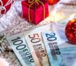Neue Gesetzesregelung: Arbeitgeber müssen Weihnachtsgeld nun verpflichtend (Foto: AdobeStock - Lothar Drechsel 234482654)