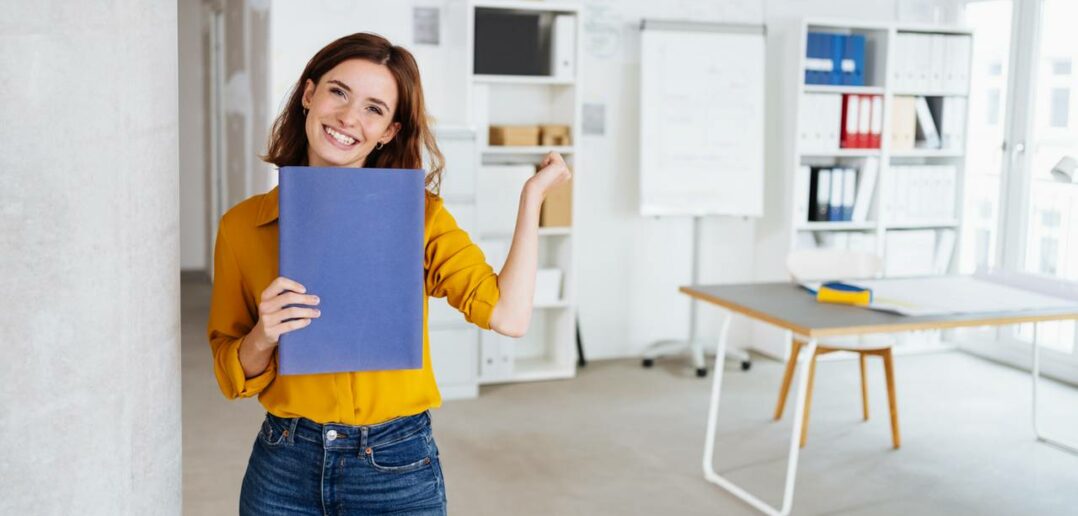 Für den Lebenslauf Vorlagen nutzen: Größere Erfolgschancen durch maßgeschneiderte Lebensläufe (Foto: AdobeStock 505937528 contrastwerkstatt)