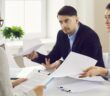 Karriere in der Finanzbranche: Der Einstieg als Kreditvermittler (Foto: AdobeStock - 425988692 Studio Romantic)