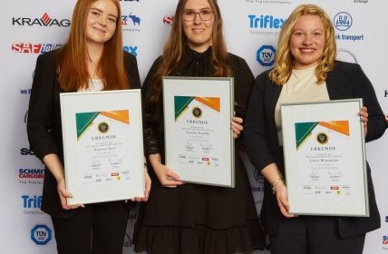 Auszubildende Susanna Kasulke gewinnt BEST AZUBI Wissenswettbewerb (Foto: Jan Scheutzow. VerkehrsRundschau)