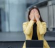 Raus aus der Schockstarre: So verarbeitest du eine Kündigung mental und beruflich (Foto: AdobeStock - Crystal - 1519744175)