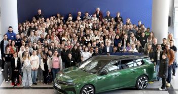 Opel unterstützt Girls and Boys Day mit zweihundert (Foto: Opel Automobile GmbH)